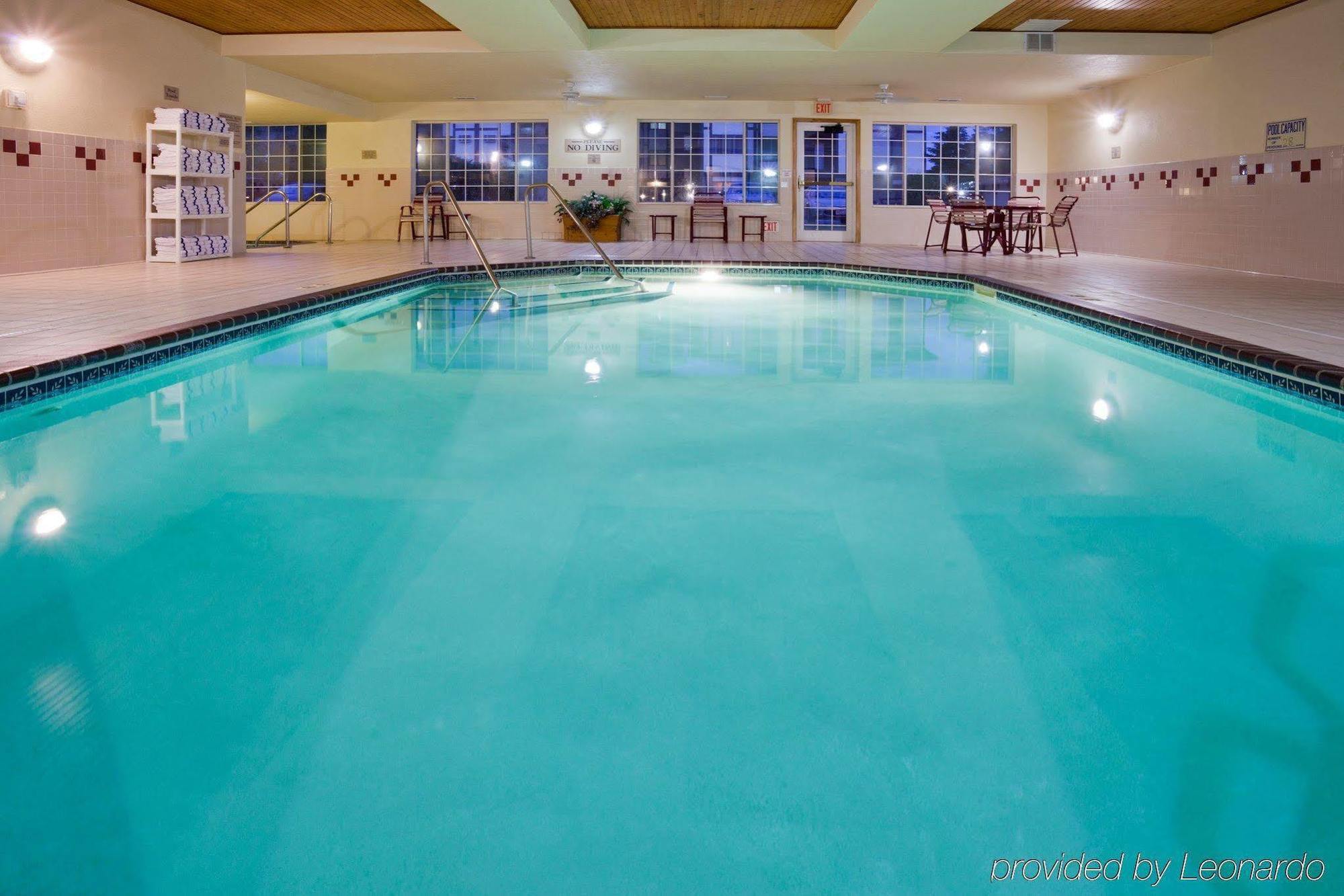 Country Inn & Suites By Radisson, St Cloud West, Mn Saint Cloud Bagian luar foto